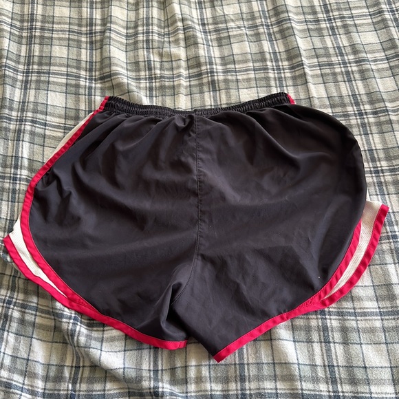 Nike size small running shorts - Picture 4 of 4